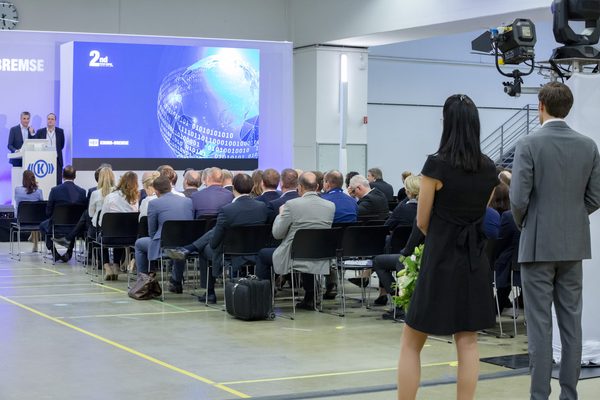 Referenz Veranstaltungstechnik München: Knorr-Bremse Innovation Day mit Bühnen- und Videotechnik